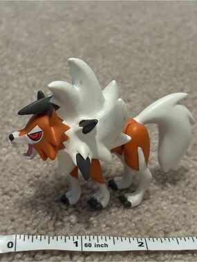 Pokemon Tomy Moncolle Lycanroc Dusk Form Action Figure Articulated Toy Battle